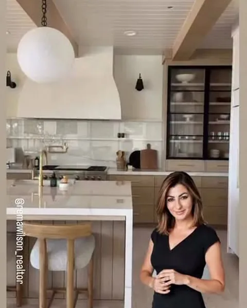 Video by Rema Wilson | Florida Real Estate Agent on August 14, 2026. May be an image of range hood, indoors, kitchen and text that says 'rem